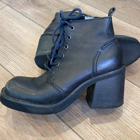 MIA chunky heel vintage Y2K lace up ankle boots - Picture 15 of 15